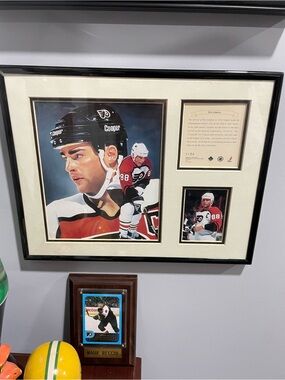 Eric Lindros Lithograph- Philadelphia Flyers